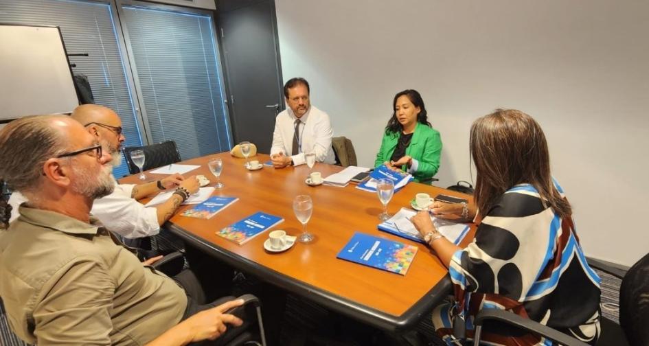 Francisco Xavier Mena, Lisbeth Vélez, Javier Pozzo, Sandra Etcheverry y Fernando Willat