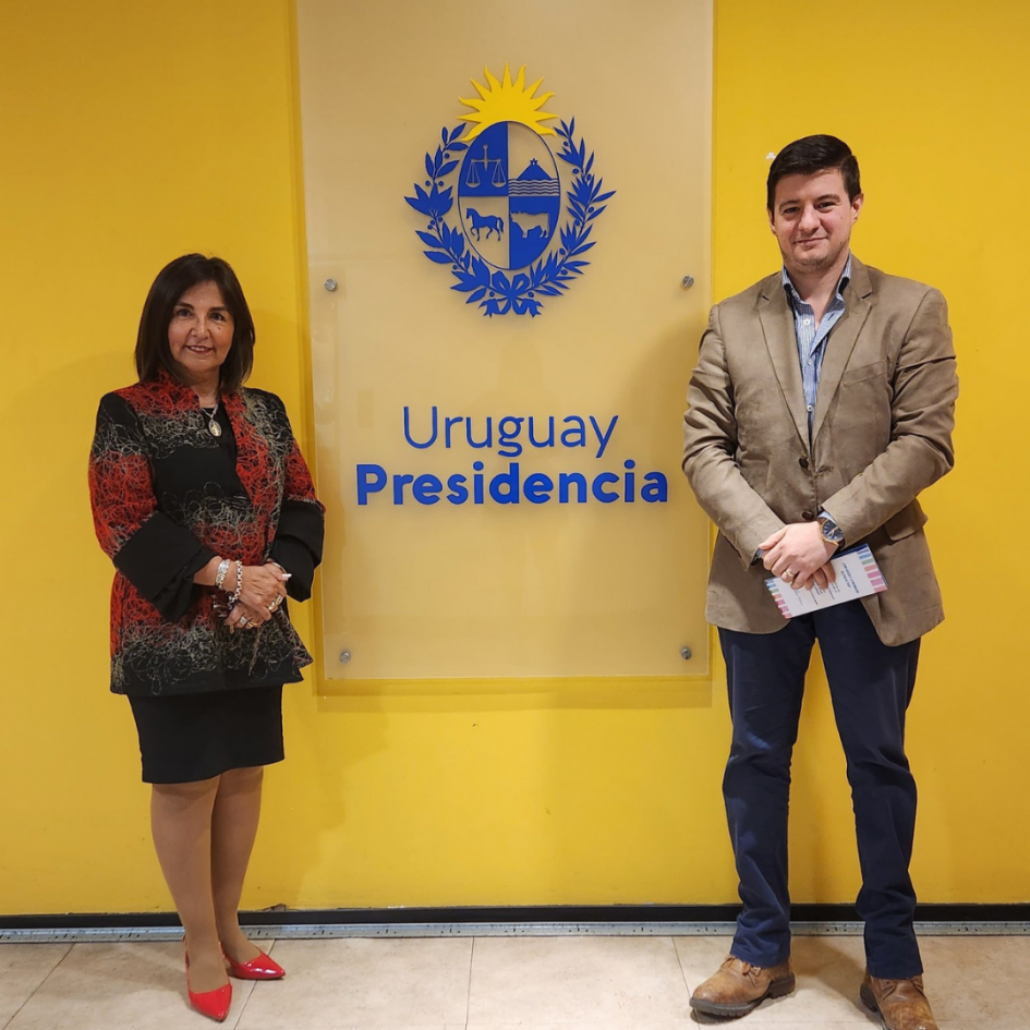 Secretaria de Derechos Humanos Sandra Etcheverry y Director de IMPO Fernando Abellá Secretaria de Derechos Humanos Sandra Etcheverry y Director de IMPO Fernando Abellá