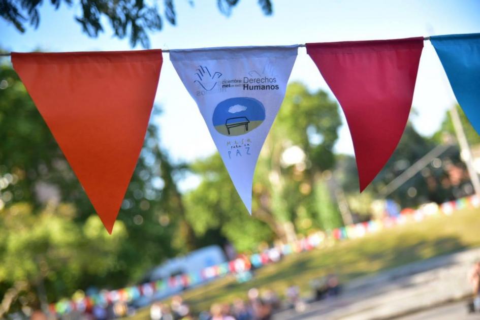 Banderines Mesas para la Paz