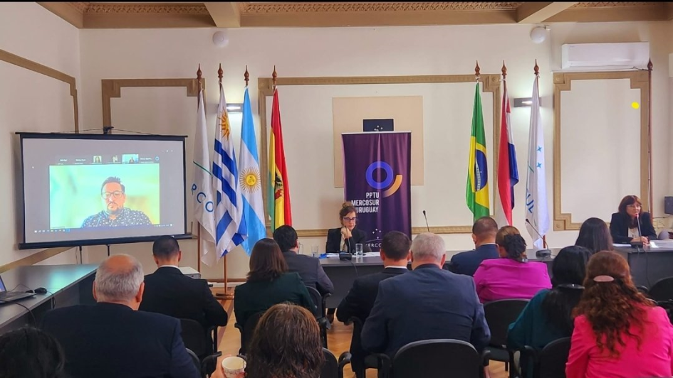 Asistentes al Seminario durante las exposiciones