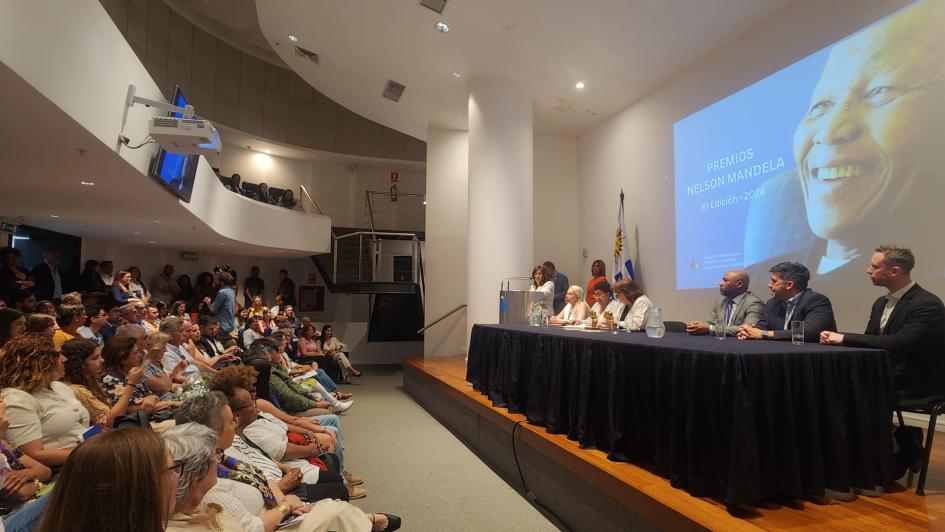 Integrantes de la Comisión Honoraria contra el Racismo, la Xenofobia y toda forma de Discriminación Integrantes de la Comisión Honoraria contra el Racismo, la Xenofobia y toda forma de Discriminación
