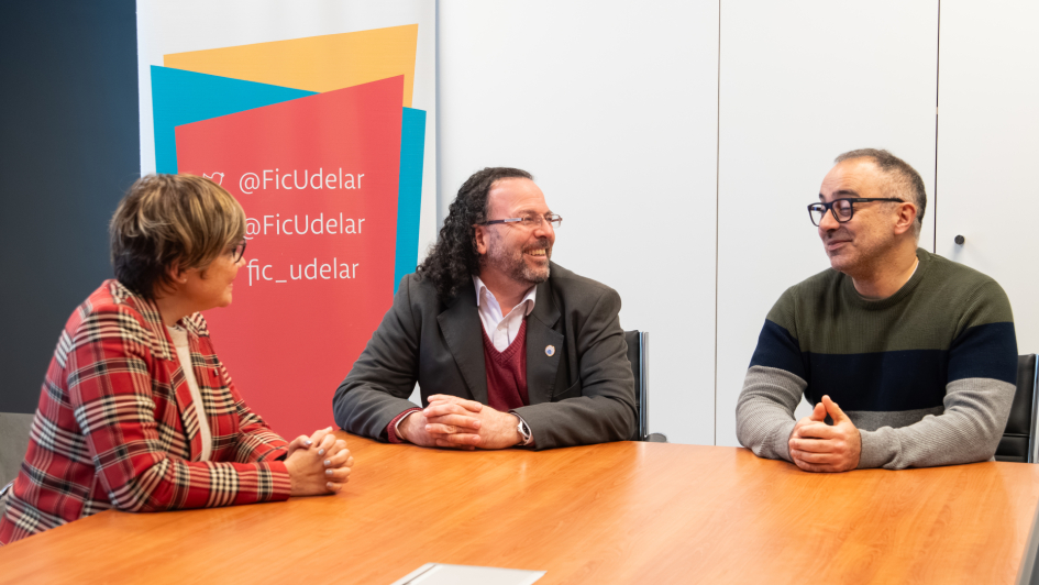 Créditos: Unidad de Comunicación de la FIC Iliana da Silva participa de una reunión junto a autoridades de la Universidad de la República.