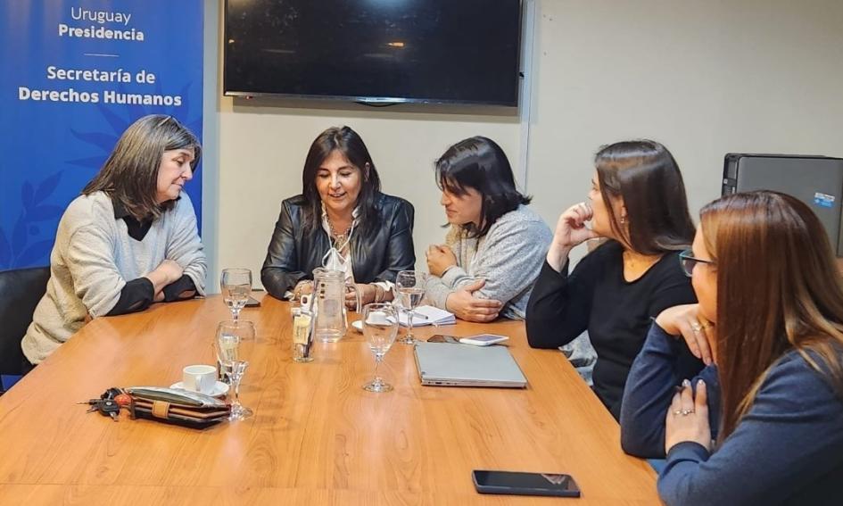 Secretaria de Derechos Humanos Sandra Etcheverry y equipo de Indalo Secretaria de Derechos Humanos Sandra Etcheverry y equipo de Indalo
