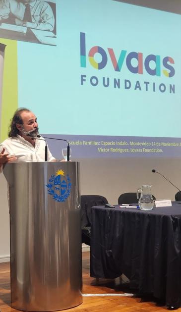Victor Rodríguez, director de Lovaas Foundation durante la disertación Victor Rodríguez, director de Lovaas Foundation durante la disertación