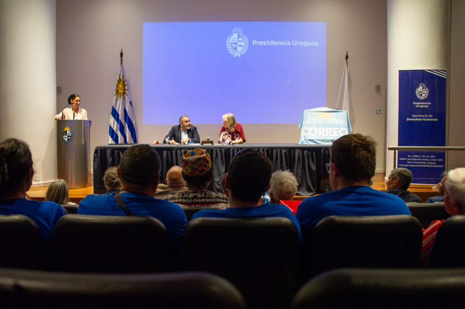 Lanzamiento del sello del Correo Uruguayo Lanzamiento del sello del Correo Uruguayo