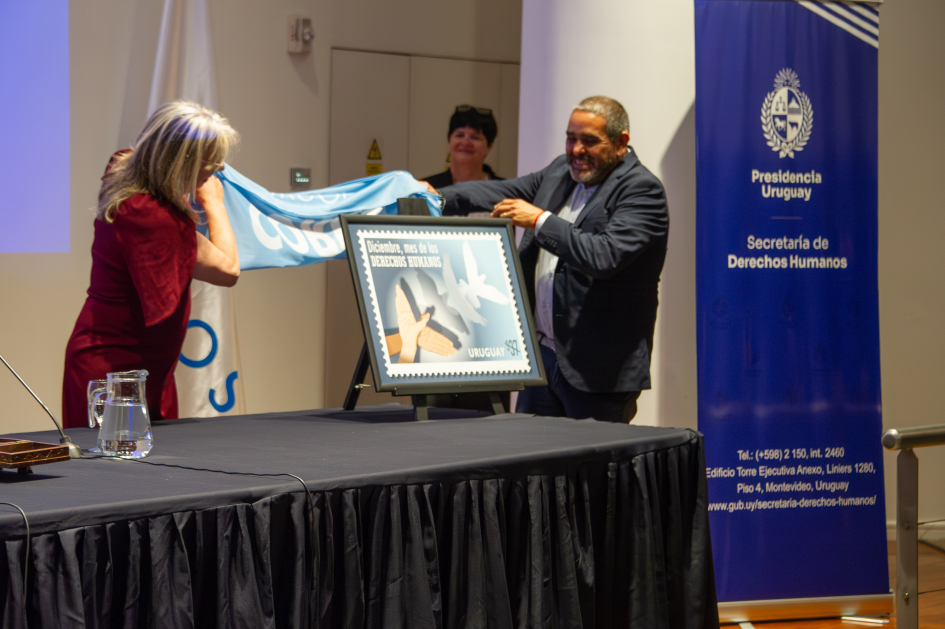 Lanzamiento del sello del Correo Uruguayo Lanzamiento del sello del Correo Uruguayo
