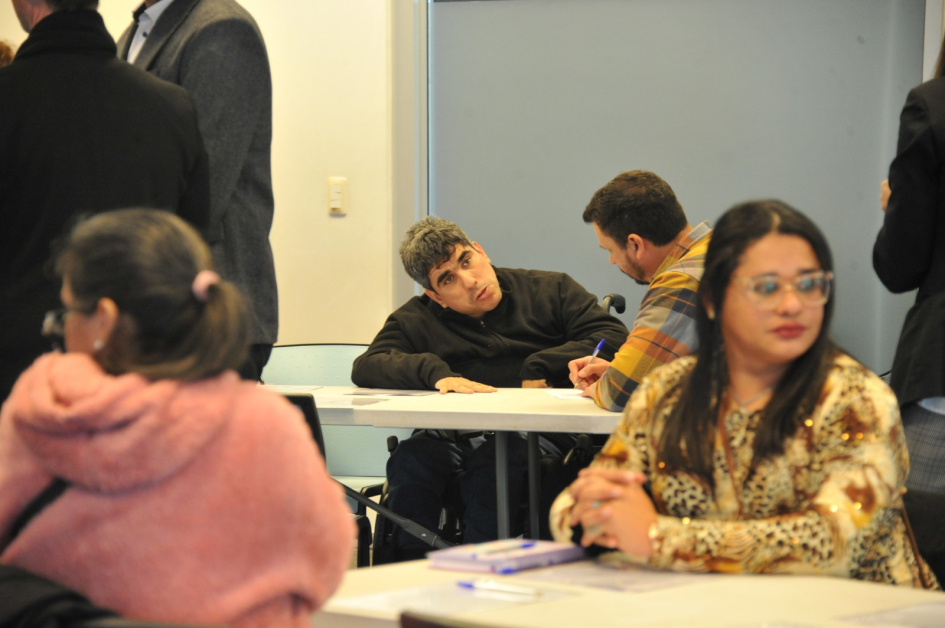 Representantes de colectivos en la primera mesa de diálogos para una nueva etapa Representantes de colectivos en la primera mesa de diálogos para una nueva etapa