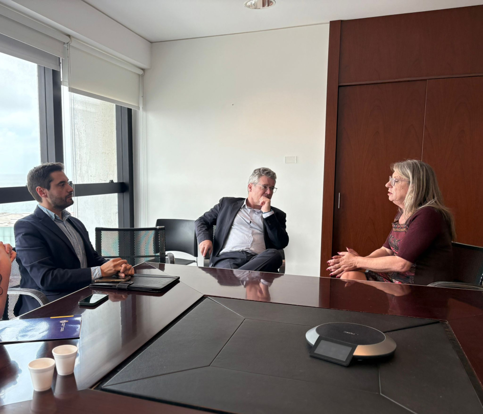 Alejandra Collette Spinetti , Ernesto Fernández y Matías Ponce Alejandra Collette Spinetti , Ernesto Fernández y Matías Ponce