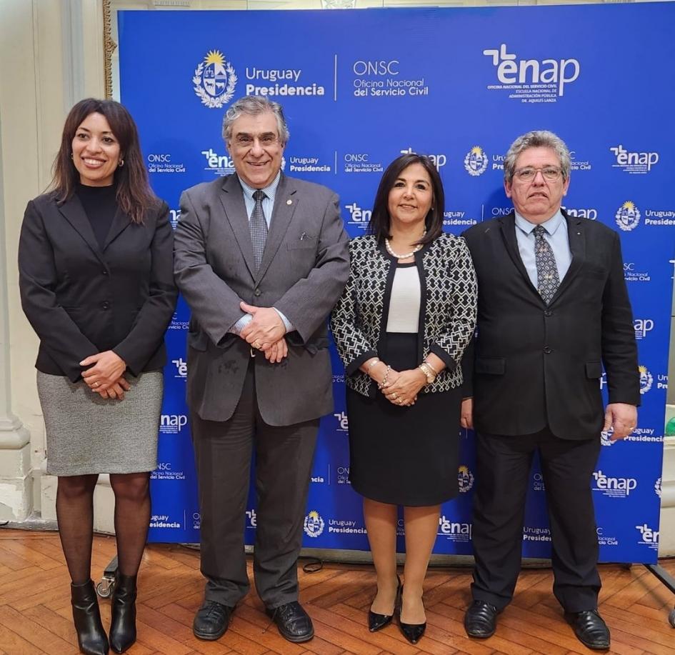 Autoridades asistentes a la presentación