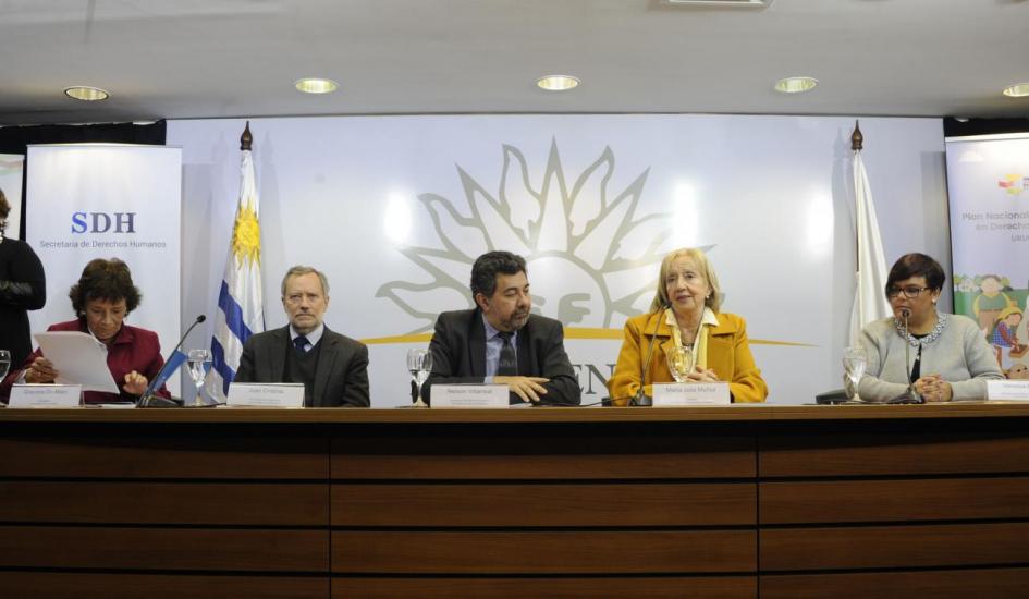 Autoridades presentación de los compromisos Autoridades presentación de los compromisos
