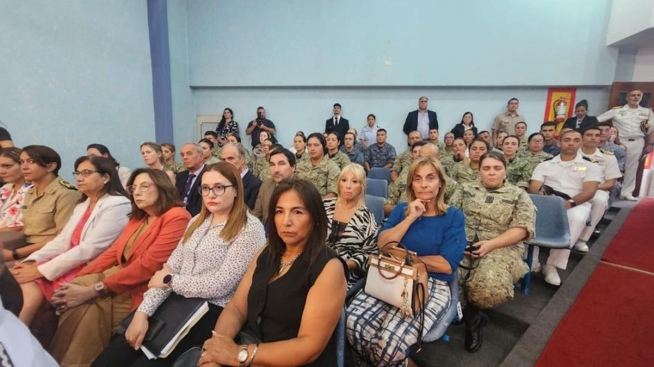 Secretaria de Derechos Humanos Sandra Etcheverry y asistentes al evento Secretaria de Derechos Humanos Sandra Etcheverry y asistentes al evento