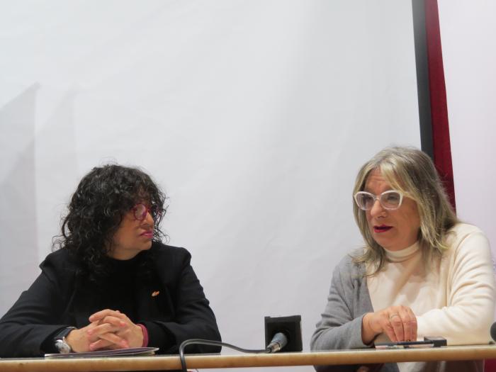 Las directoras , Collette Spinetti y Alejandra Casablanca en conferencia de prensa