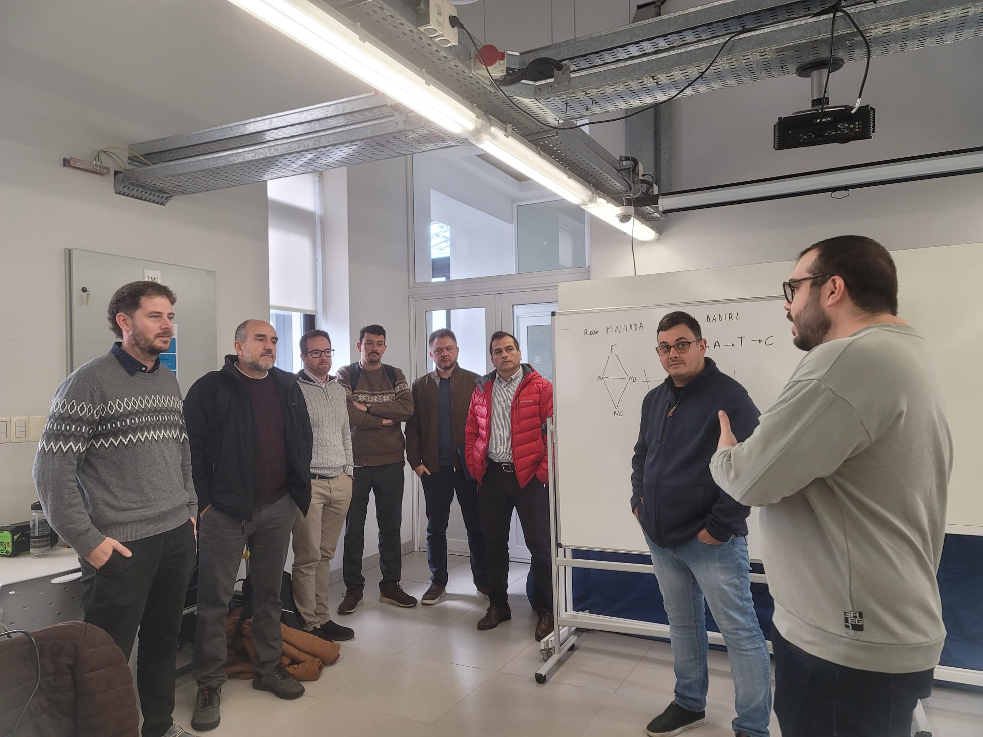 David González, Nicolás Bullosa, y Cristian Grignolo de la SENCI, junto a equipo de trabajo de la UTEC Durazno