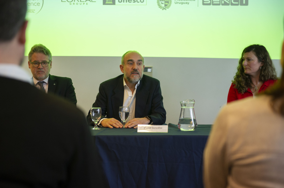 Foto de Autoridades de UNESCO-Montevideo y SENCI