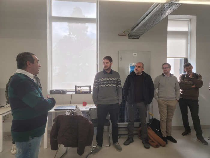 David González, Nicolás Bullosa, y Cristian Grignolo de la SENCI, junto a gente de UTEC Durazno David González, Nicolás Bullosa, y Cristian Grignolo de la SENCI, junto a gente de UTEC Durazno