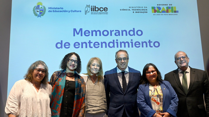 Silvia Olivera, Luciana Barbosa, Carolina Cosse, José Carlos Mahía, Gabriela Verde y Antonio Roque