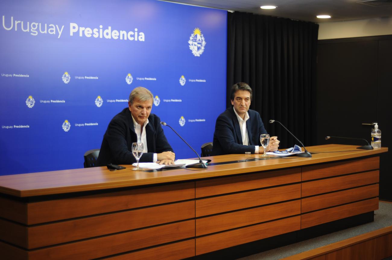 Autoridades en conferencia de prensa Autoridades en conferencia de prensa