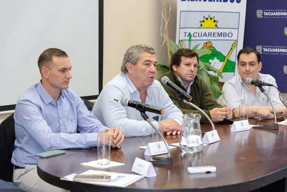 Reunión de la Senade con Direciones de Gobiernos Departamentales Reunón de la Senade con Direcciones de Gobiernos Departamentales