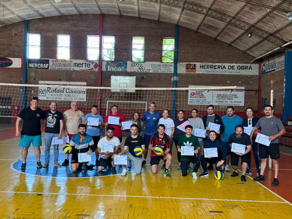 Participantes de la Clinica del Voleibol en Artigas Participantes de Clinica del Voleibol en Artigas