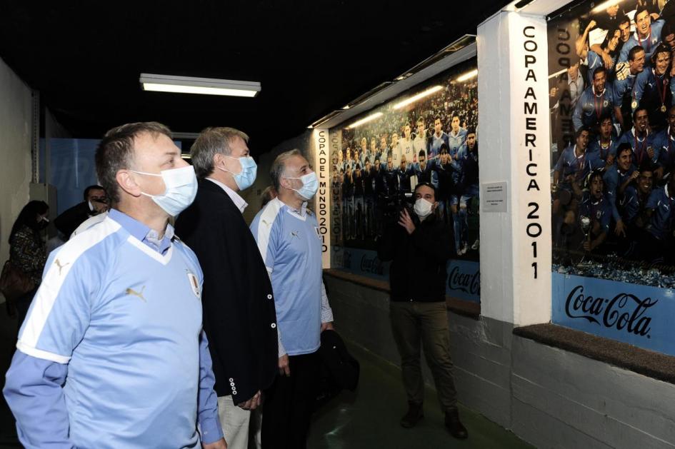 Delegación israelí - Visita estadio Centenario