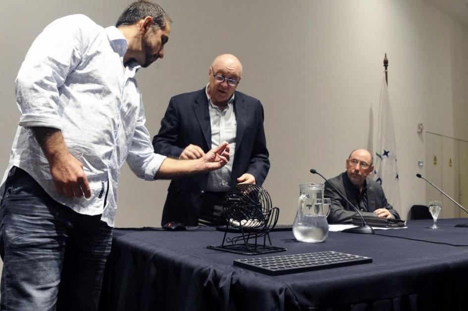 Momento del sorteo Momento del sorteo