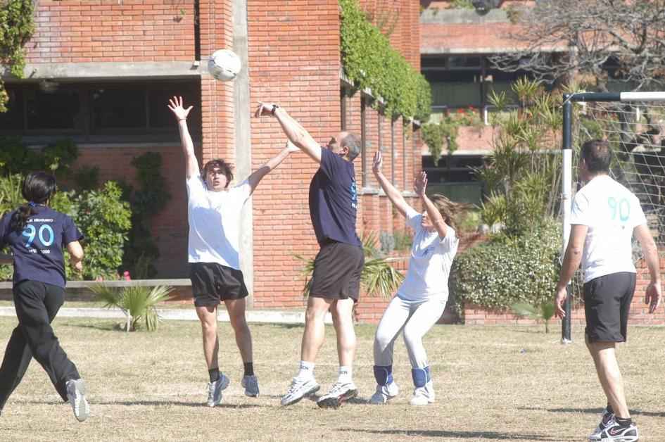 Partido de balón uruguayo en la actualidad Partido de balón uruguayo en la actualidad