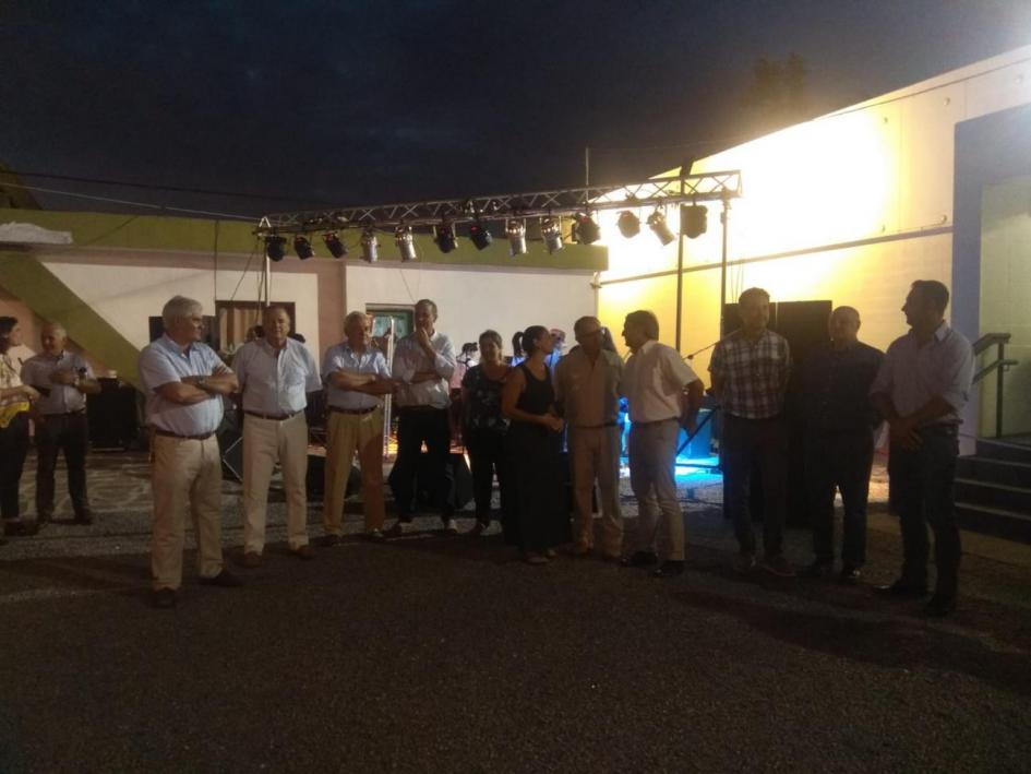 Autoridades en la inauguración de la piscina Autoridades en la inauguración de la piscina