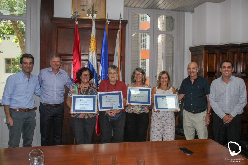 Reconocimiento a Inspectoras que se jubilan por sus años de labor Reconocimiento a Inspectoras