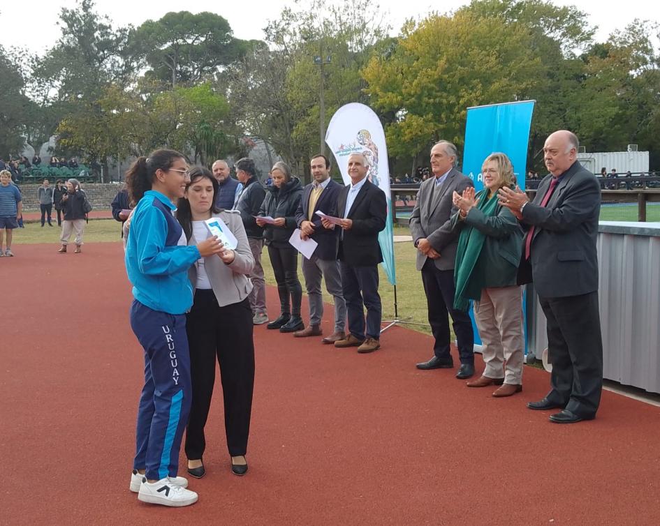 Entrega de diplomas a deportistas que participaron en los JDN 2022