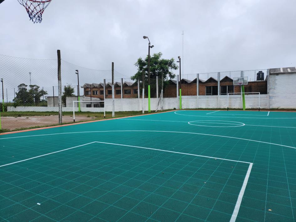 Puesta a punta en cancha de Fùtbol de San Ramòn Puesta a punto en cancha de Fùtbol de San Ramòn