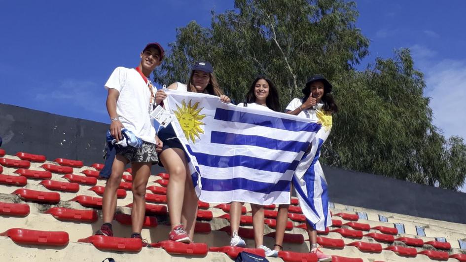 Hinchada en la tribuna