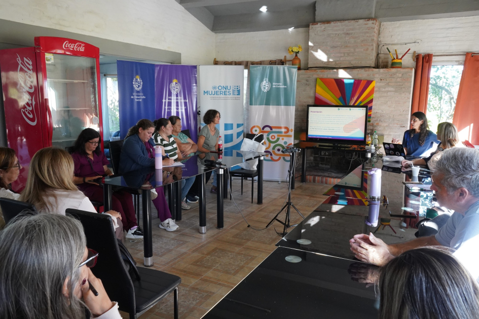 Actividad en el marco de los Diálogos con público y actores locales
