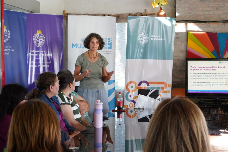 Actividad en el marco de los Diálogos con público y actores locales
