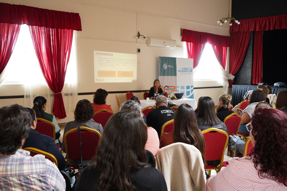 Actividad en el marco de los Diálogos con público y actores locales