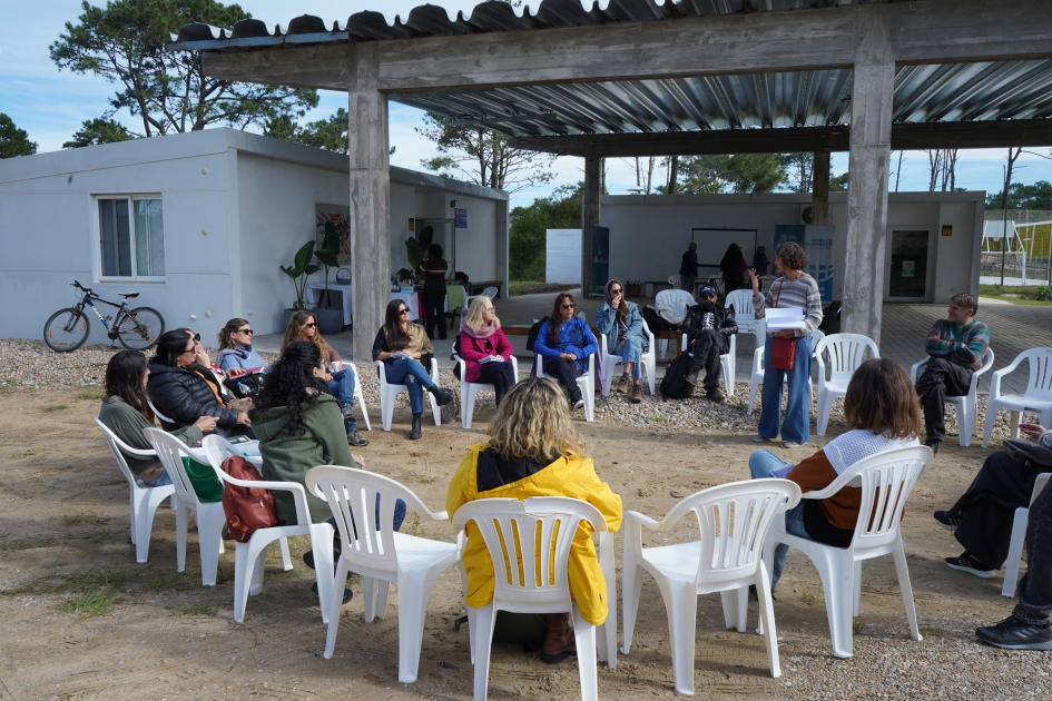 Actividad en el marco de los Diálogos con público y actores locales