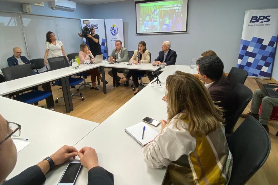 Junta Nacional de Cuidados, noviembre de 2024. Sesión de la Junta Nacional de Cuidados en el Centro de Estudios del BPS