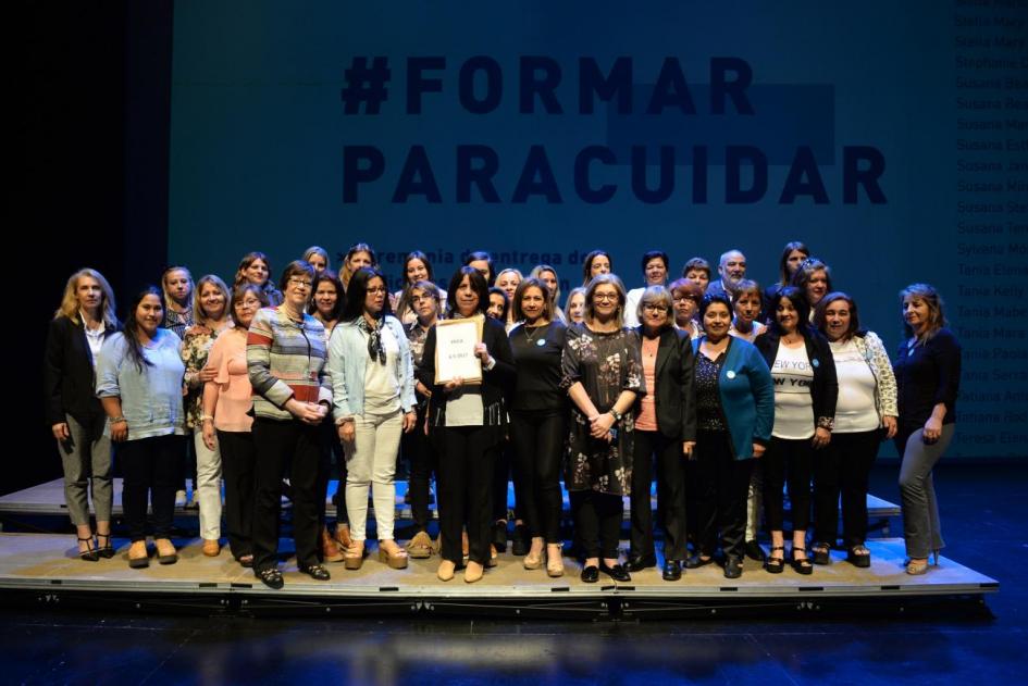 Egresadas reciben su certificado de Atención a la Dependencia 2018 Egresadas reciben su certificado de Atención a la Dependencia en noviembre 2018
