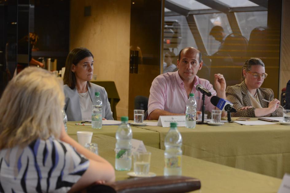 Florencia Krall y Martín Lema en la Junta Nacional de Cuidados