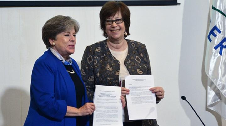 Marina Arismendi y Alicia Bárcena