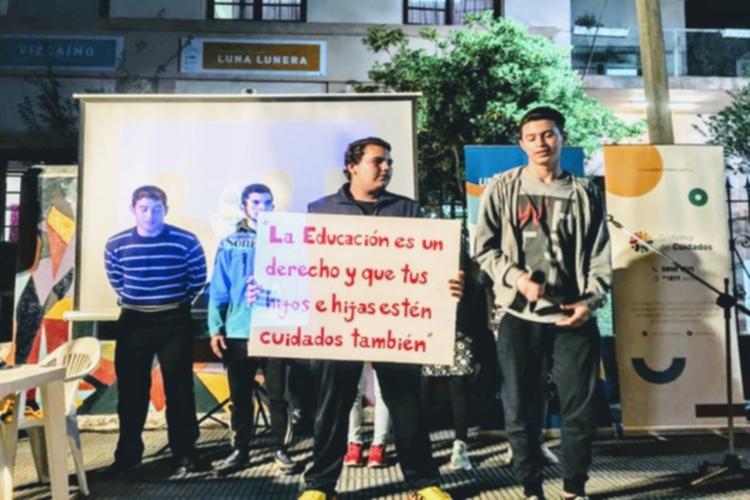 Actividad sobre cuidados del centro de hijos de estudiantes de Soriano Actividad sobre cuidados del centro de hijos de estudiantes de Soriano