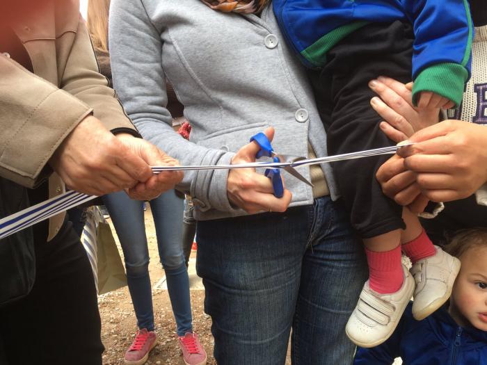 Corte de cinta del centro de hijos de estudiantes de Canelones Corte de cinta del centro de hijos de estudiantes de Canelones