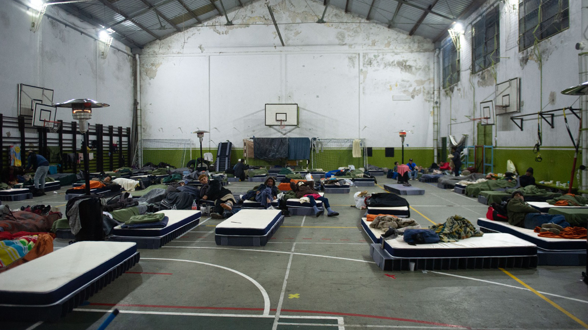 Centro de Evacuados instalado en la Plaza de deportes Nº2