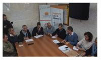 Recorrida del Director Nacional por los departamentos más afectados Reunión de las autoridades durante la visita.