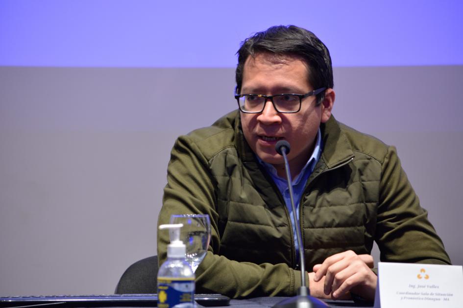 José Valles presentando el SAT de DINAGUA José Valles presentando el SAT de DINAGUA