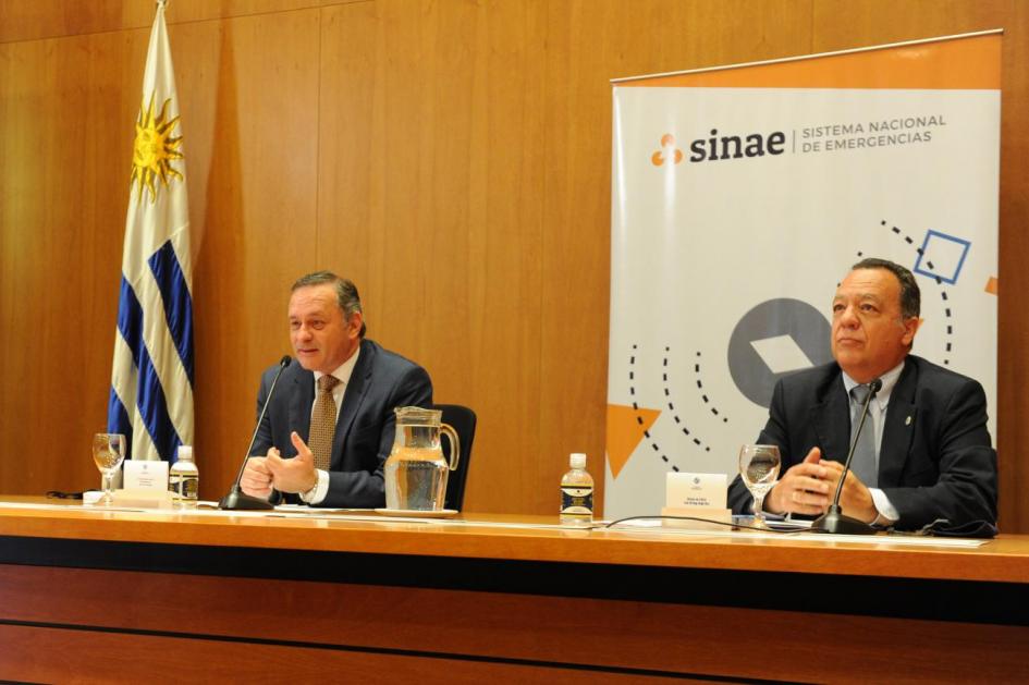 El Secretario de la Presidencia Alvaro Delgado y el Director Nacional del Sinae Sergio Rico en la apertura de la Semana de la Reducción de Riesgos 2020