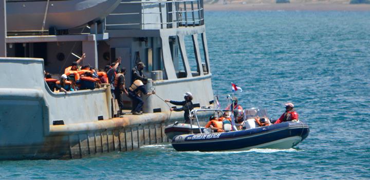Evacuación vía marítima de víctimas en el marco del ejercicio de simulacro desarrollado en Maldonado