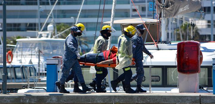 Traslado de las personas heridas luego de clasificarlas según la gravedad de sus lesiones