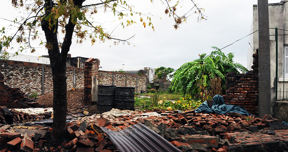 Fuente: Presidencia - Tornado en la ciudad de Dolores 15 de abril de 2016 Tornado en la ciudad de Dolores 15 de abril de 2016