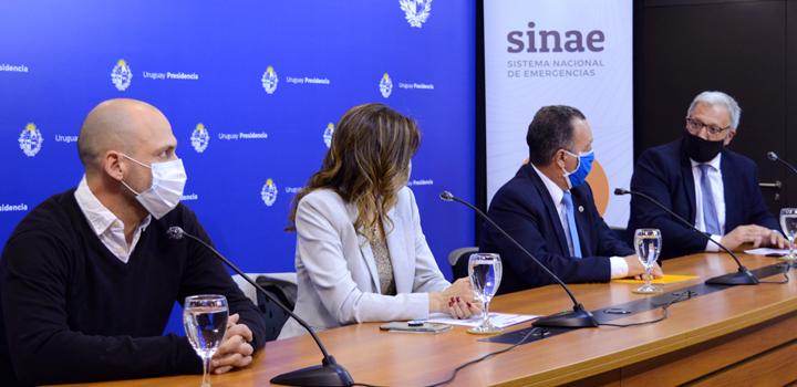 De izquierda a derecha: Gonzalo Gómez (TV Ciudad), Fabiana Conti (RNU), Sergio Rico (SINAE) y Gerardo Sotelo (TNU) De izquierda a derecha: Gonzalo Gómez (TV Ciudad), Fabiana Conti (RNU), Sergio Rico (SINAE) y Gerardo Sotelo (TNU)