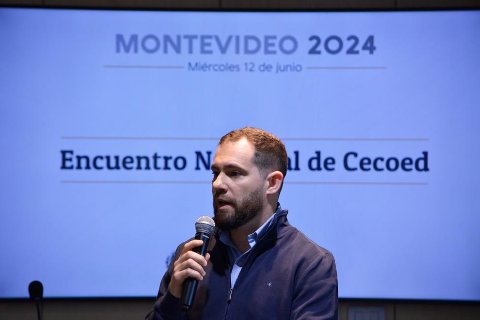 El prosecretario de la intendencia de Montevideo Daniel González en la apertura del encuentro El prosecretario de la intendencia de Montevideo Daniel González en la apertura del encuentro